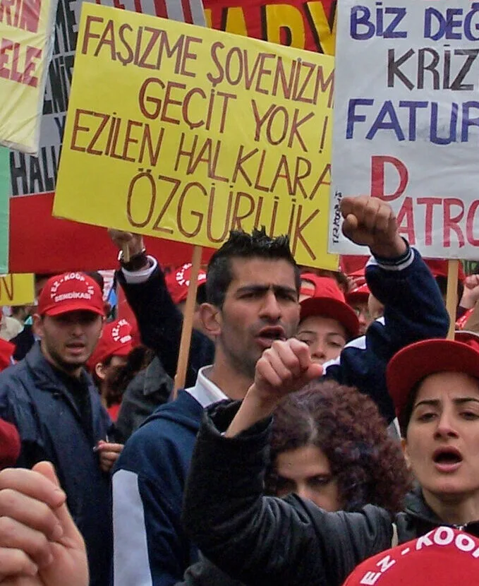 Yükselen Milliyetçilik ve Solun Zaaflı Tutumu