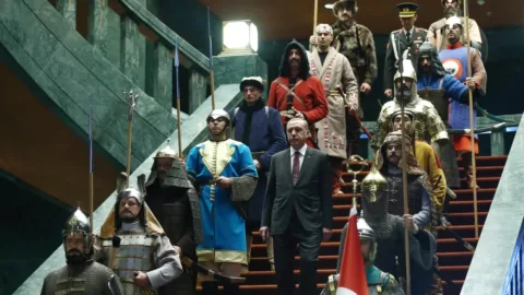 AKP’nin Tarih Efsaneleri ve İdeolojik Manipülasyon
