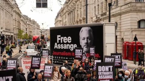 Gizli Diplomasi ve Wikileaks’in İfşa Ettikleri