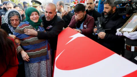 Kürt Sorunu Çözülmüyor, İki Halkın Emekçileri Ölmeye Devam Ediyor