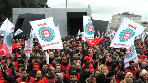 İşçi Sınıfının Devrimci Rolünün Karartılması