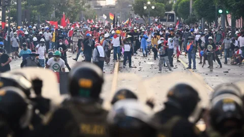 Peru’da İsyan Sürüyor, Kısırdöngü de!