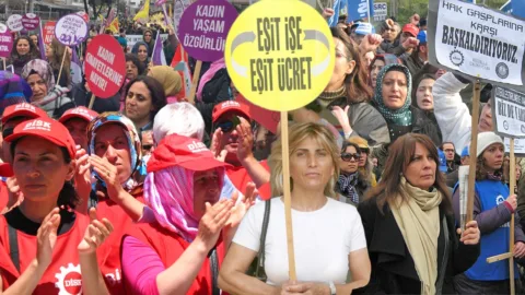 Emekçi Kadınlardan 25 Kasım Mesajları: Kadınların Özgür Olduğu Bir Dünya İstiyoruz!