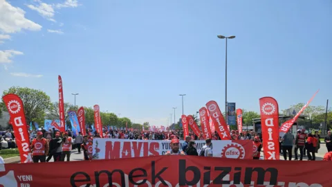 Siyaset Onlara Helal, Bize Haram mı?