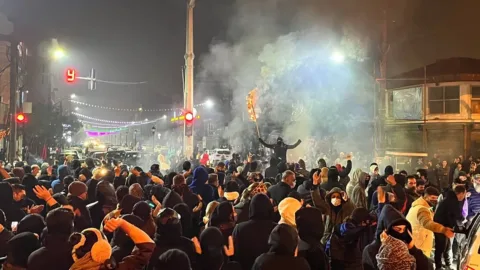 Ne Molla Rejimi Ne Pehlevi, Çözüm İşçi İktidarında!