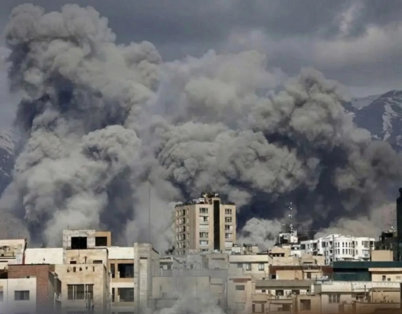 İran: Ne Emperyalist Müdahale Ne Molla Rejimi!