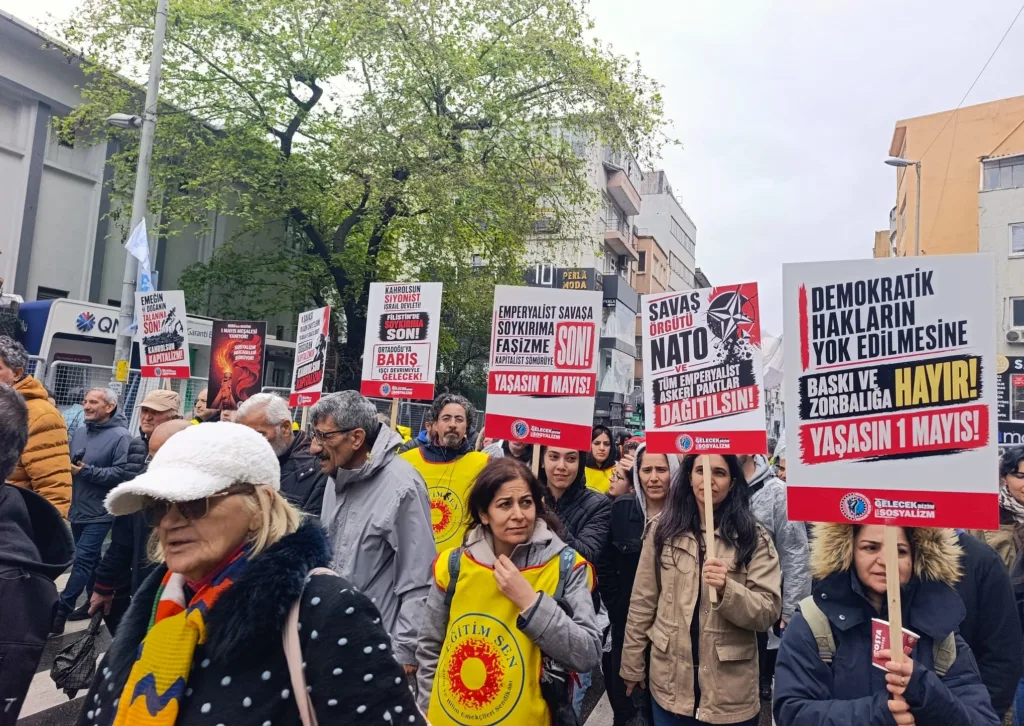 Gelecek Bizim Gelecek Sosyalizm Alanda